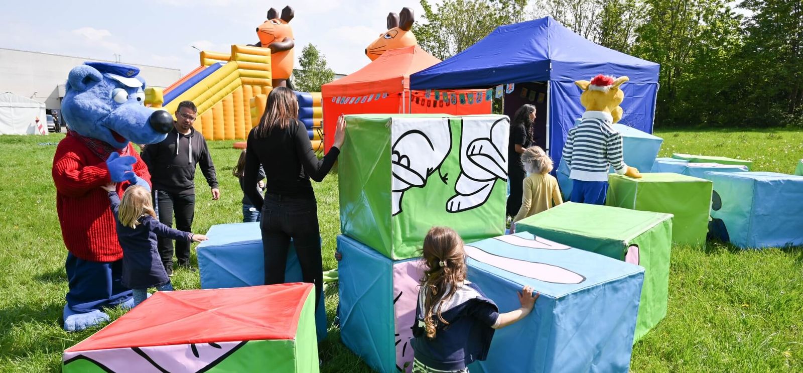 KINDER-SPIELPLATZ