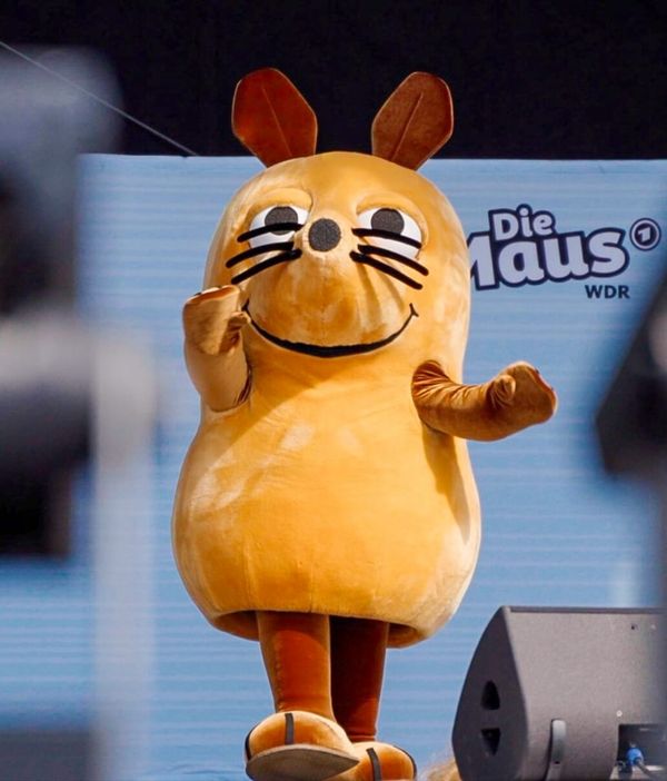 DIE MAUS & IHRE FREUNDE LIVE UND IN FARBE!